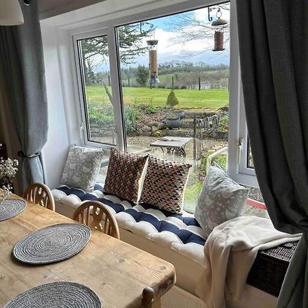 Wooden Cottage With Lake View Enniskillen Exterior photo