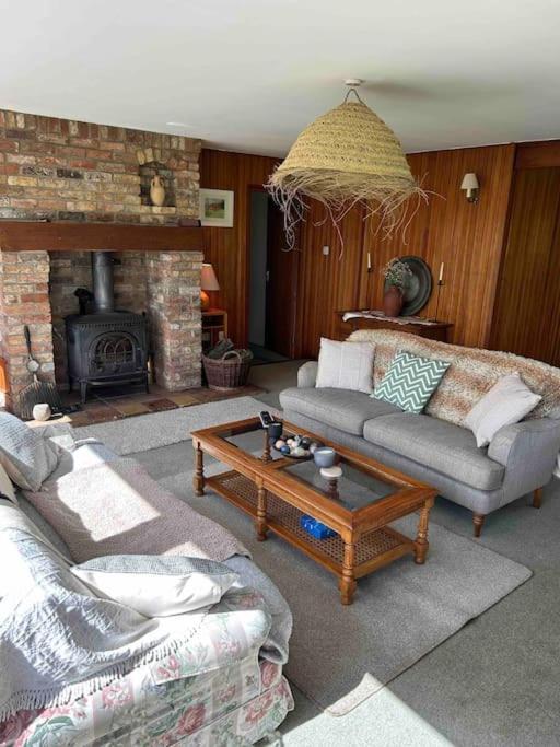 Wooden Cottage With Lake View Enniskillen Exterior photo